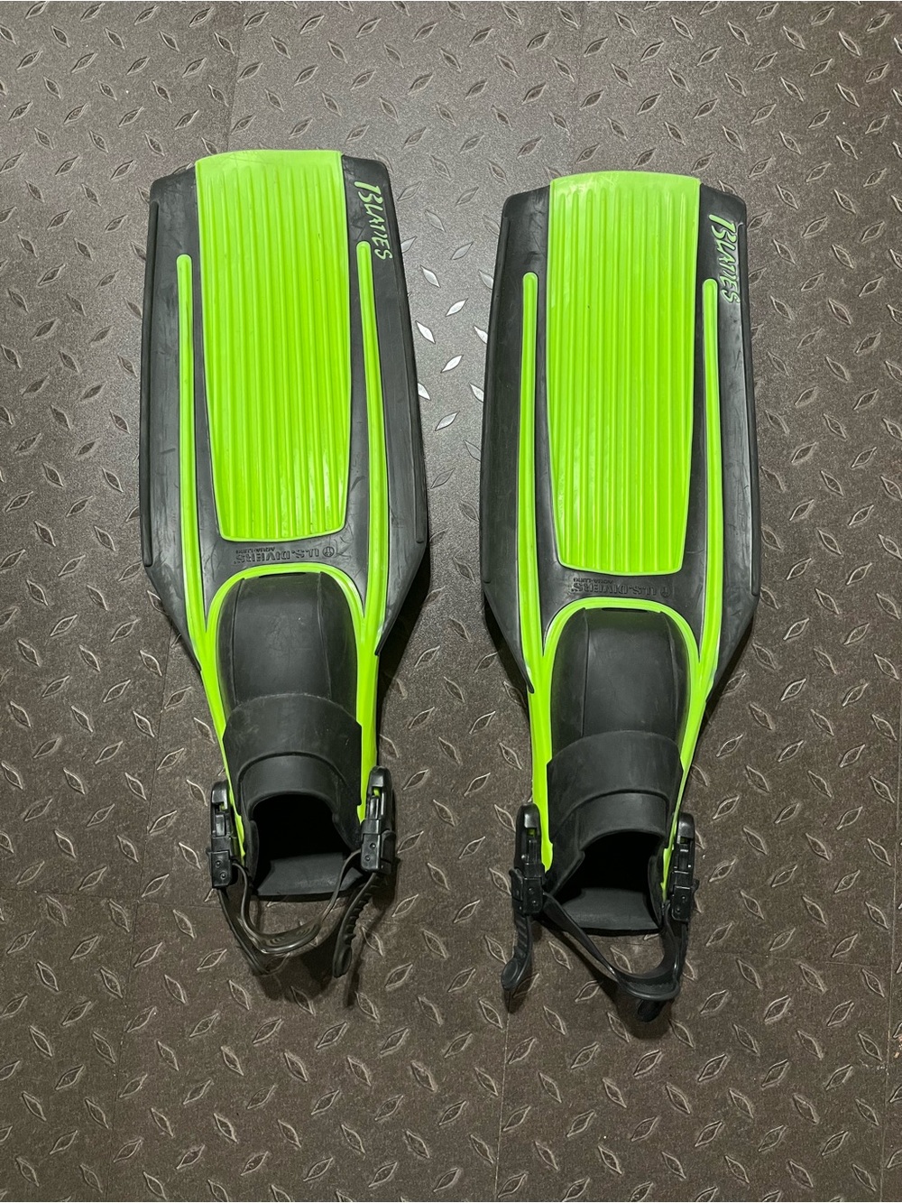 Men's Black & Neon Green Snorkel Fins